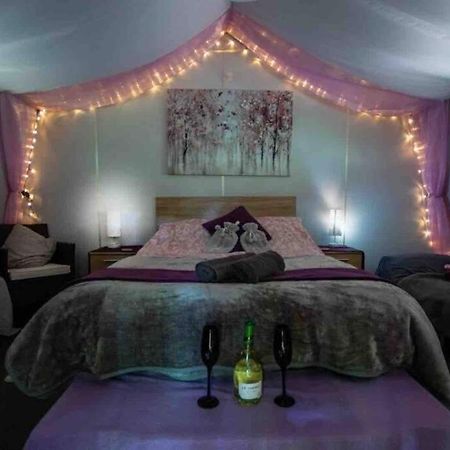 Cosy Woodland Romantic Retreat With Log Fires And Nature Sturry Eksteriør billede