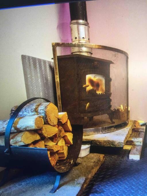 Cosy Woodland Romantic Retreat With Log Fires And Nature Sturry Eksteriør billede