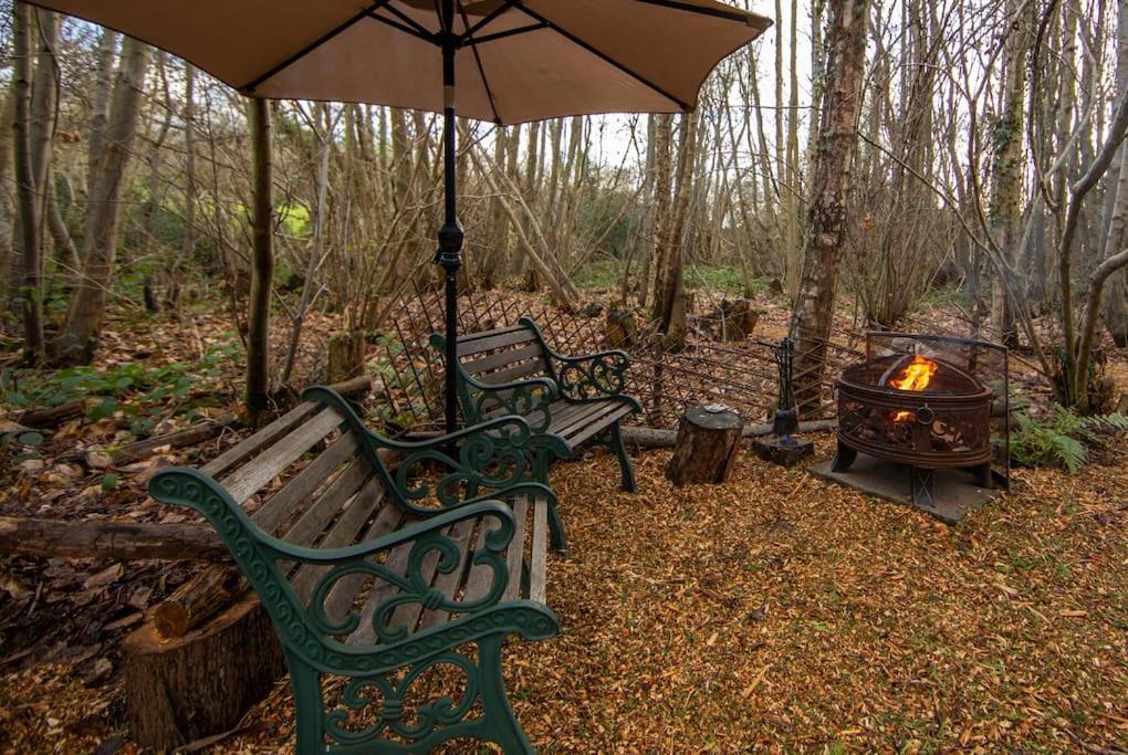 Cosy Woodland Romantic Retreat With Log Fires And Nature Sturry Eksteriør billede
